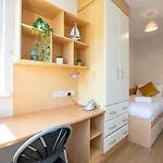 Apartament Spacious 4 Bed In *
