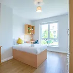 Spacious 4 Bed In Apartament