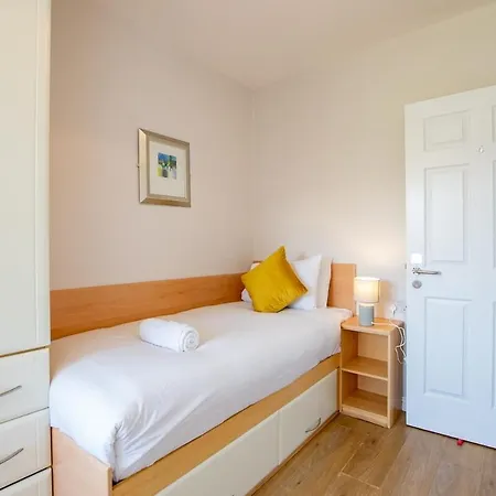 Daire Spacious 4 Bed In Limerick Junction